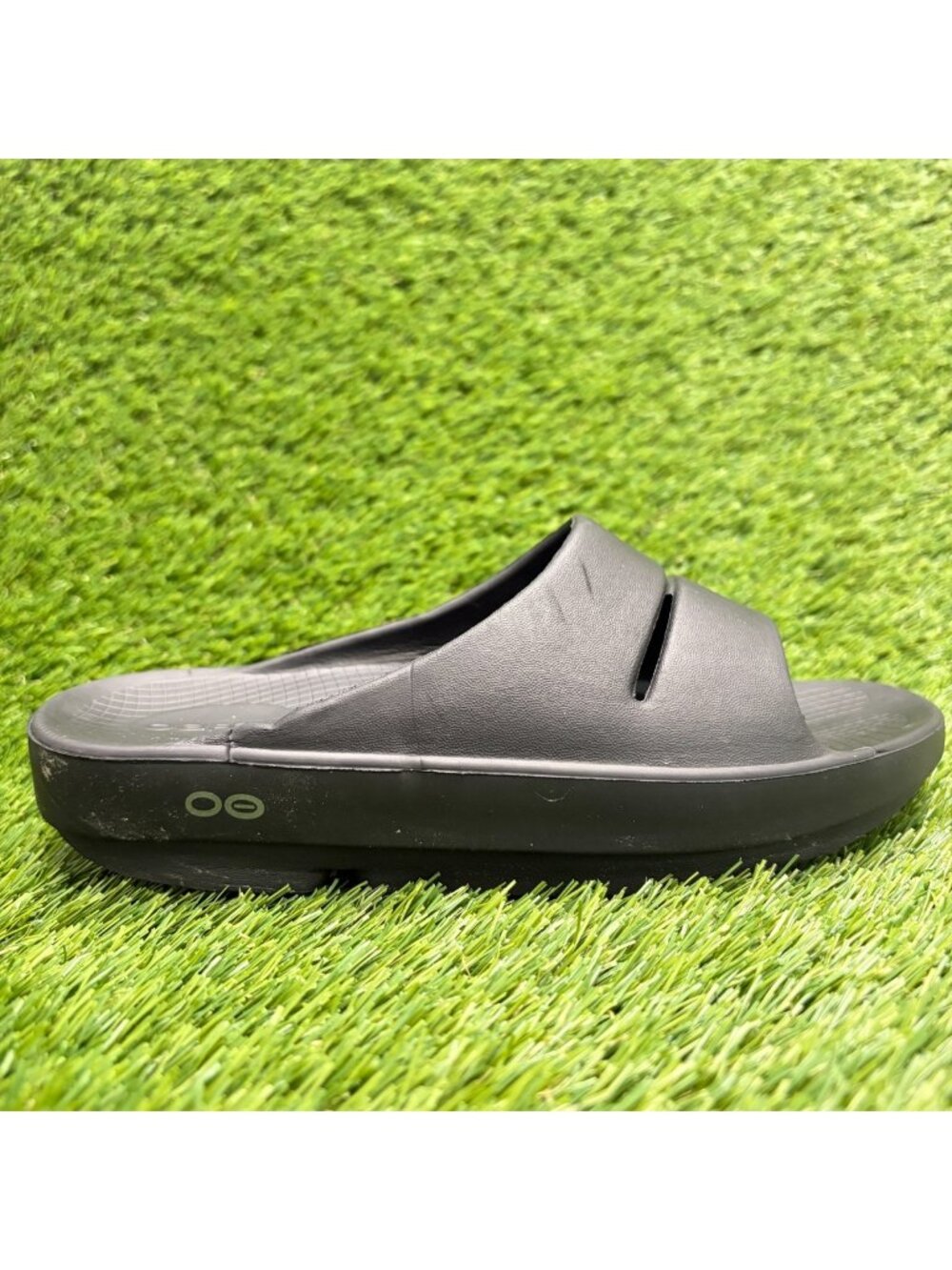 Oofos OOahh Womens Size 7 Black Beach Walking Outdoor Recovery Slide Sandals